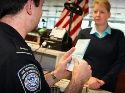 La Oficina de Aduanas y Protecci�n Fronteriza (CBP) es la agencia responsable de controlar los pasaportes en los puntos de entrada al pa�s.