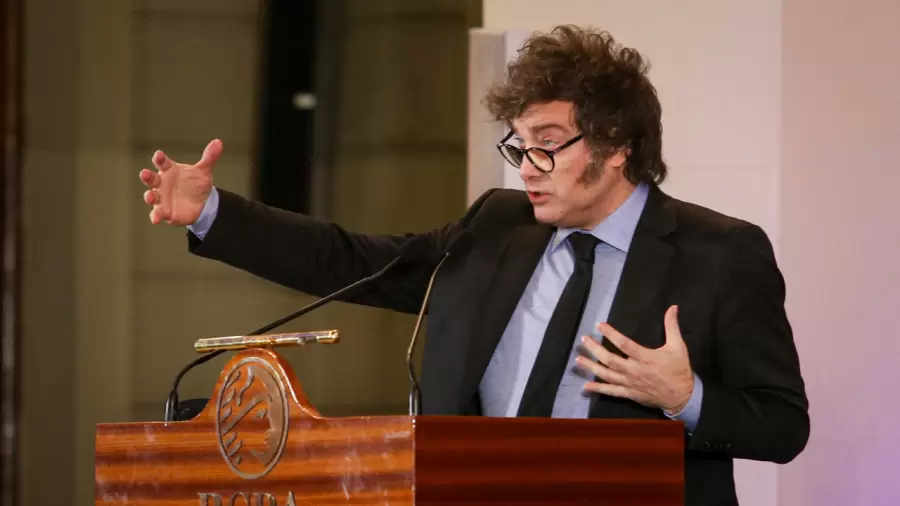 "El oficialismo propuso una comisi�n para discutirreformas estructurales en materia previsional. Pero la oposici�n no acompa��" (M. Llano)