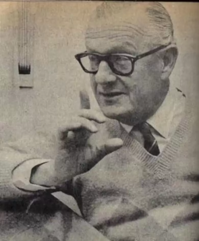 Juan Craichik, jefe de laboratorio de Taranto y C�a, SRL. Desde all� salieron miles de copias para todo el mundo.