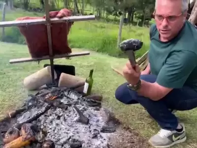 Comemos el asado. Y luego reutilizamos las cenizas.