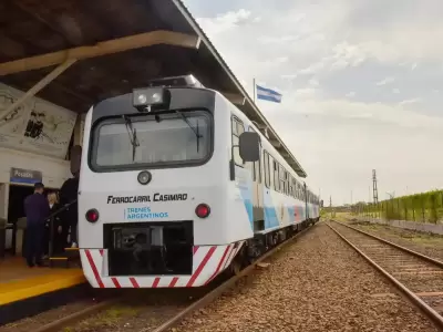 El servicio binacional traslada numerosos ciudadanos paraguayos y argentinos entre ambas naciones vecinas.