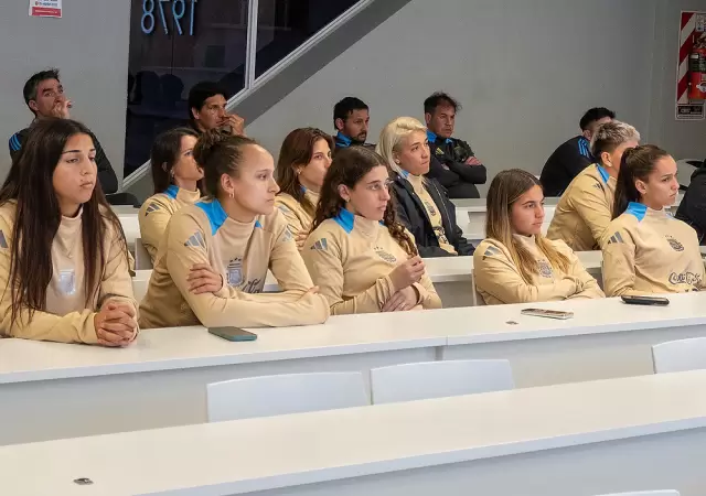 El plantel femenino antes de su viaje a Quito