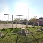 Violencia en Rosario: balearon a un hombre en una cancha provoc�ndole la muerte
