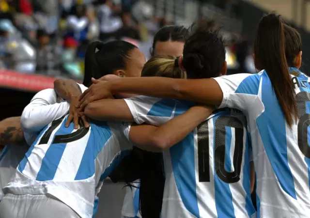 Todos los abrazos para Florencia Bonsegundo