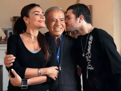 El hijo del exmandatario calific� al personaje de su padre como una "caricatura rid�cula y falsa".