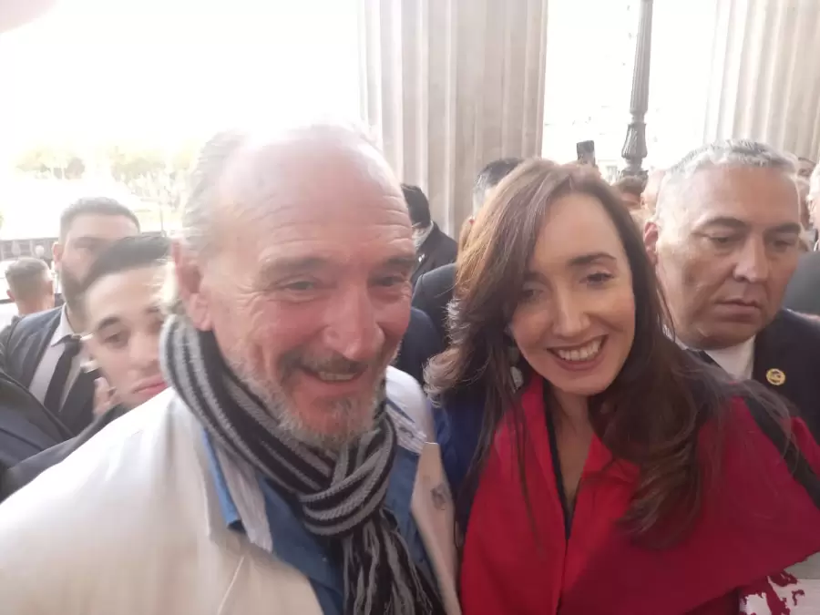 Dirigente de la agrupaci�n "La Juan Bautista", Luis Giachino y Victoria Villarruel.
