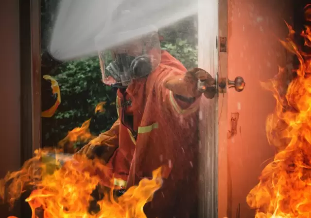 Uno de los consejos para evitar incendios en las casas particulares es no dejar la estufa encendida mientras queda sola.