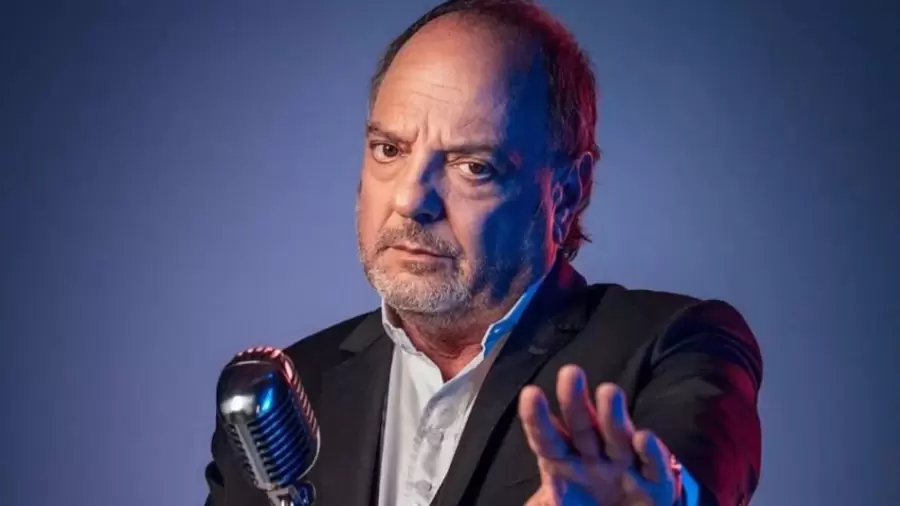 "Vi el primer programa de Pergolini, y me parece el mismo boludo de siempre. El mismo boludo que no creció" (B. Etchecopar)