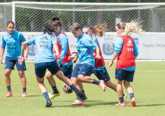 Las argentinas juegan este viernes ante Chile