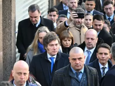 Javier Milei asisti� a la conmemoraci�n del atentado a la AMIA acompa�ado por gran parte de su gabinete.