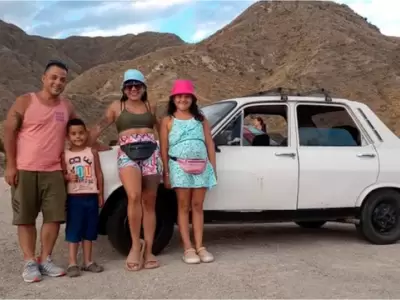 La familia en su Renault 12