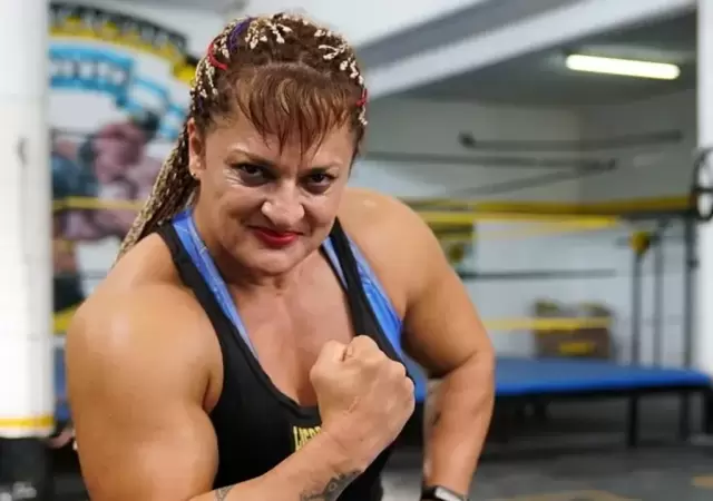 Alejandra "Locomotora" Oliveras
