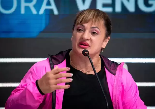 Alejandra "Locomotora" Oliveras