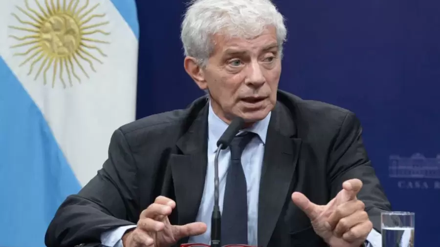 C�neo Libarona, ministro de Justicia
