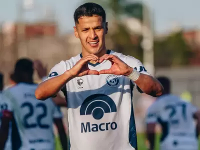 Alex Arce, carta de gol leprosa