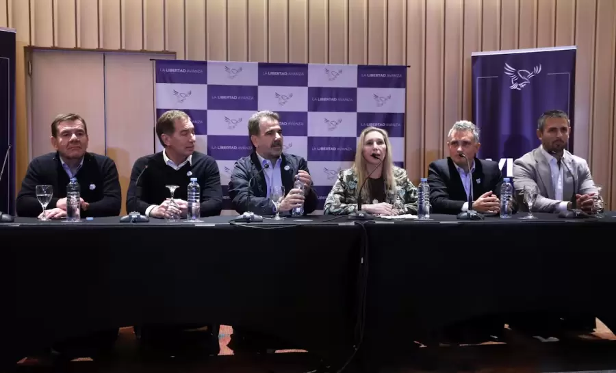 La foto que muchos quer�an ver: la alianza entre el PRO y La Libertad Avanza.