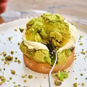 El furor por el pistacho no para: pizzas, licuados y hasta... �preservativos!