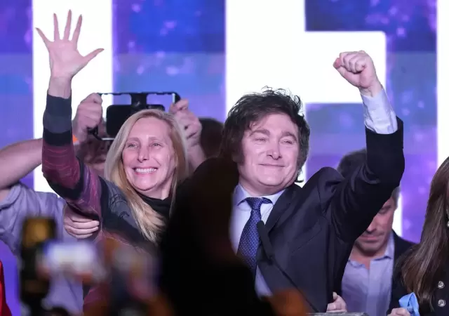 Karina y Javier Milei.
