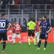 Inter en paz: Calhanoglu y Lautaro Mart�nez sellaron las paces y ac� no ha pasado nada