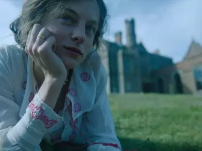 Emma Corrin en El amante de lady Chatterley.