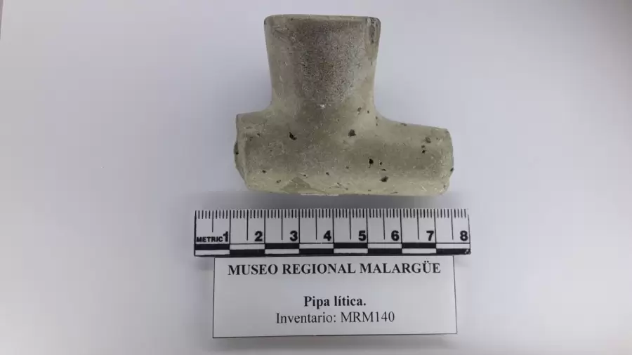 Pipa l�tica. Museo regional Jorge Luna. Malarg�e.
