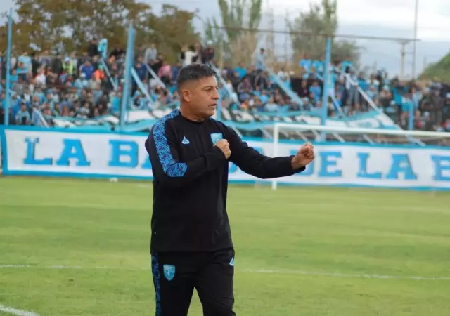 Pablo Jofr� dej� su cargo en el Perro.