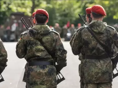 El camino a convertirse en la primera potencia militar europea implica m�s personal en las fuerzas armadas.