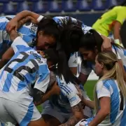 Argentina femenina clasificada: triunfo 2-0 ante Ecuador y semifinales aseguradas