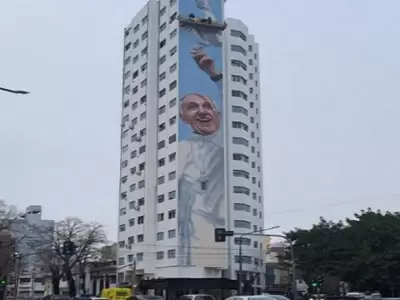 La obra se levanta unos 50 metros desde el piso. (Imagen: web)