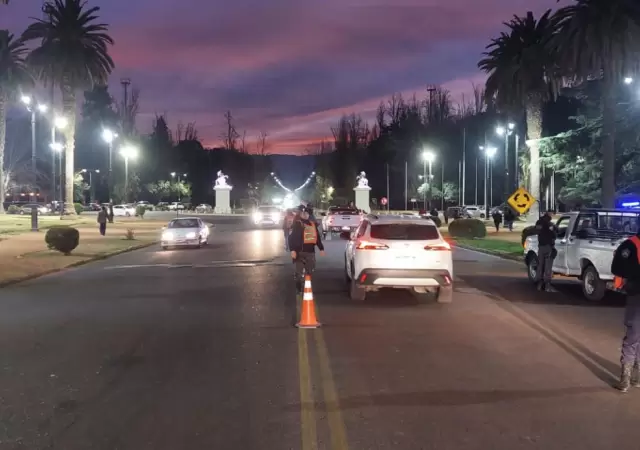 Controles de personas y veh�culos./