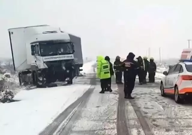 Accidente de auto sobre la Ruta Nacional 151/ Fuente: X