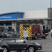 Once personas fueron apu�aladas en un brutal ataque en un supermercado de EE.UU.