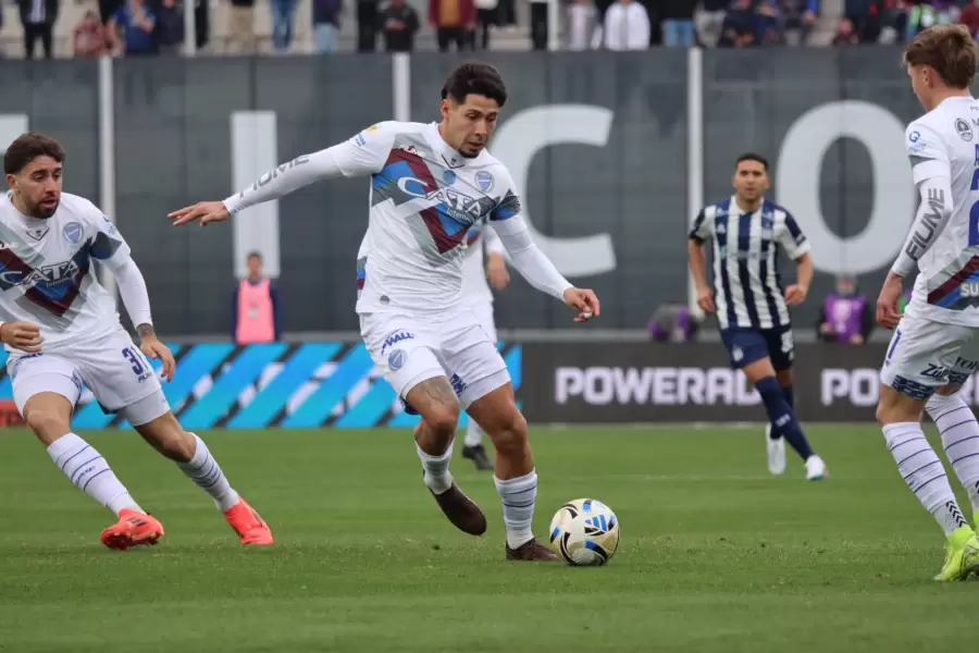 Godoy Cruz empat� ante Talleres de C�rdoba.