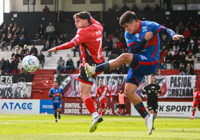 El Deportivo Maip� empat� con G�emes.