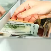 Furor por el d�lar: un mill�n de personas compr� m�s de US$ 2.400 millones en junio