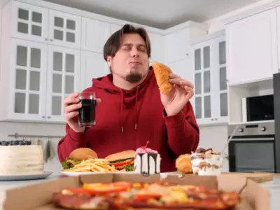 Persona cena pesado.
