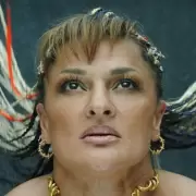 Locomotora Oliveras: pu�os para liberarse, coraz�n para luchar