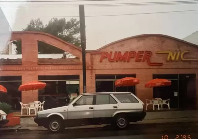 Fachada de Pumper Nic en los 90.