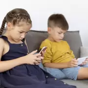 �A qu� edad conviene darles un celular a los chicos? La advertencia desde la ciencia
