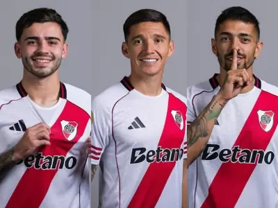 Sim�n, Kranevitter y Lanzini los tres separados.