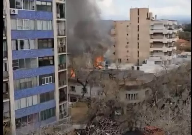 Incendio en pleno centro: Col�n y 25 de Mayo, esquina complicada.