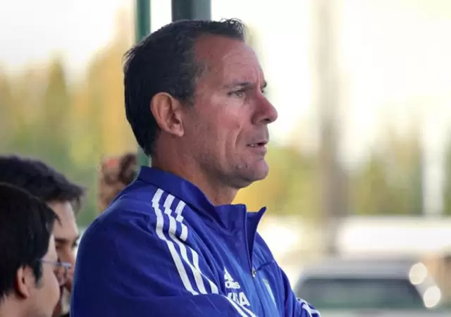 Walter Conna sigue trabajando en Rivadavia Hockey.