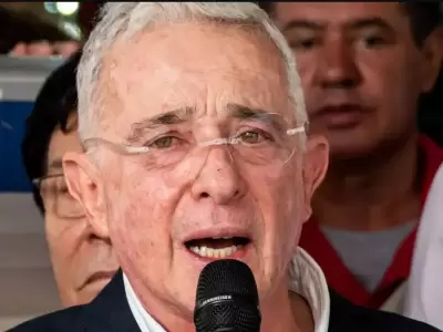 El referente de la derecha latinoamericana est� vinculado a grupos paramilitares responsables de sicariato.