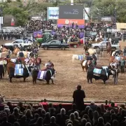 Internas en la Rural: acusan a presidente de querer perpetuarse