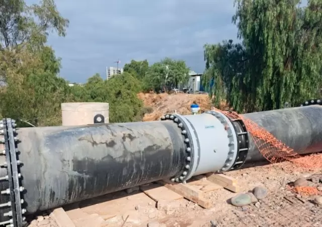 Comenz� el operativo para la colocaci�n de 3 caudal�metros electromagn�ticos/ Aguas Mendocinas