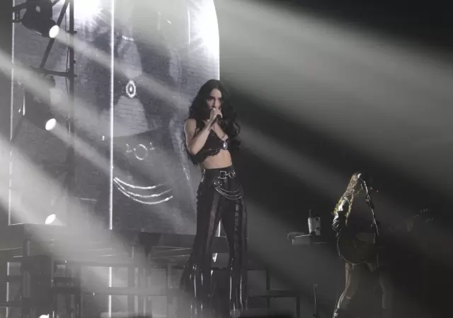 Lali hizo vibrar con su energ�a al Arena Maip�. /Cr�ditos:  Flor Beckfort.