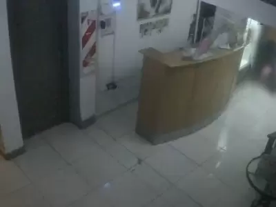 Brutal ataque a una joven en un hostel de Guaymall�n/ Fuente: Captura de video