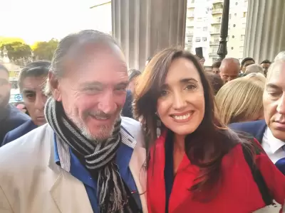 Luis Giachino junto a Victoria Villarruel.