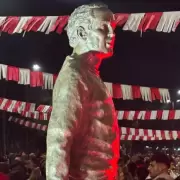 Estudiantes de La Plata: 120 a�os de vida con un homenaje a Osvaldo Zubeld�a