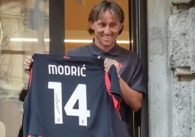Luka Modric con su nueva casaca